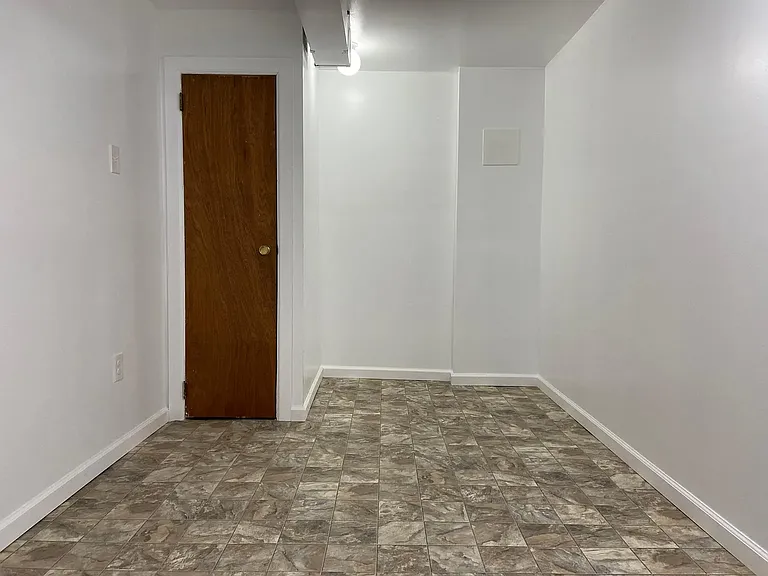550 Bolton Ave #B — Photo 4