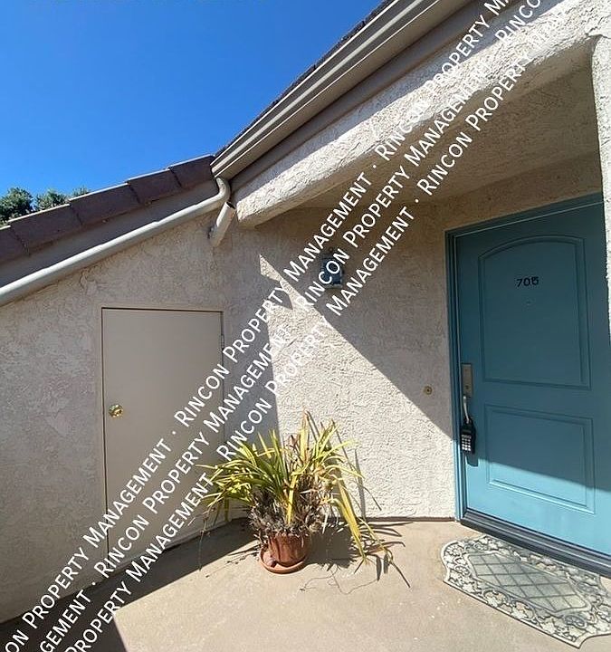 1st image of 705 Island View Cir