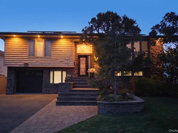 512 Links Drive E, Oceanside, NY 11572