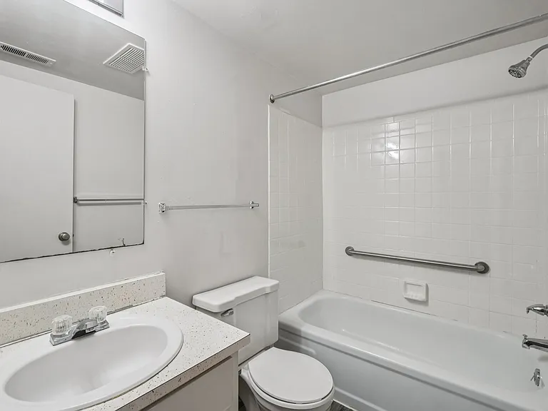 Cityside Apartments and Townhomes — Photo 46
