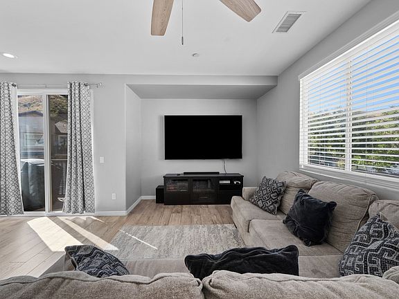 5th image of 27950 Avalon Dr #50