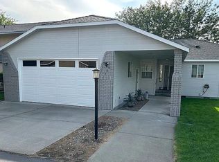 106 Tamarron Ln, Pasco, WA 99301