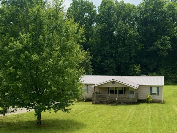 1005 Briarwood Dr, Charlotte, TN 37036