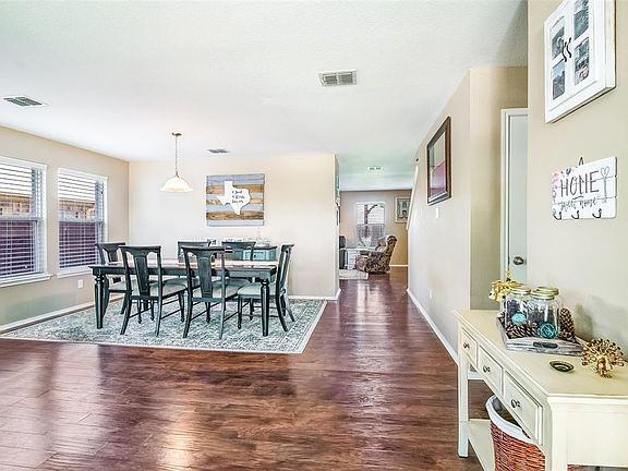 3rd image of 1613 Princess Ln