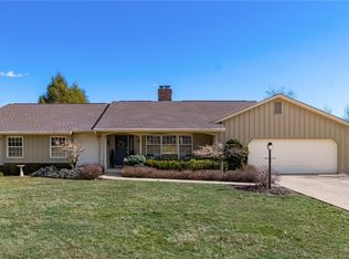 3750 Greenbriar Dr, Zanesville, OH 43701