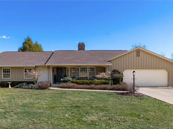 3750 Greenbriar Dr, Zanesville, OH 43701