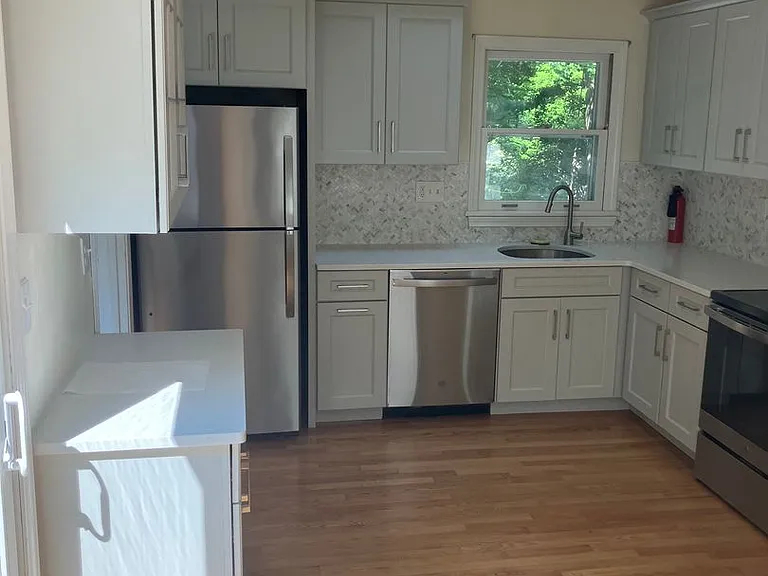 81 Village St — Photo 8