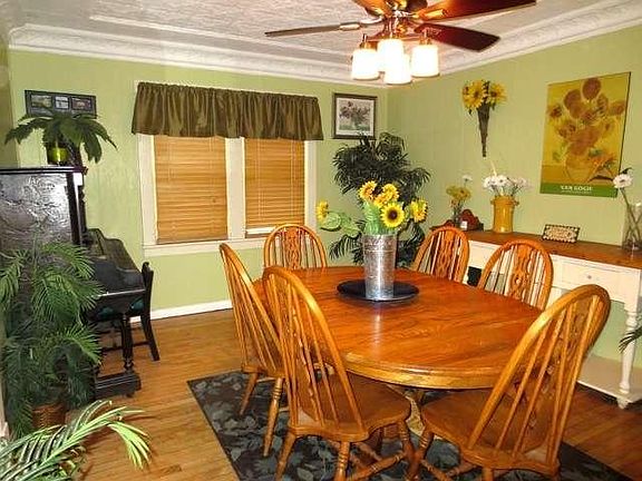 4th image of 2033 E Leroy Ave