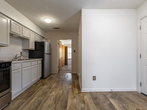 little-rock-arkansas-82835675 picture