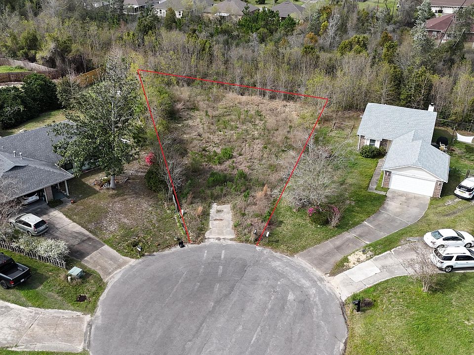 2nd image of 3747 Greentree Pl