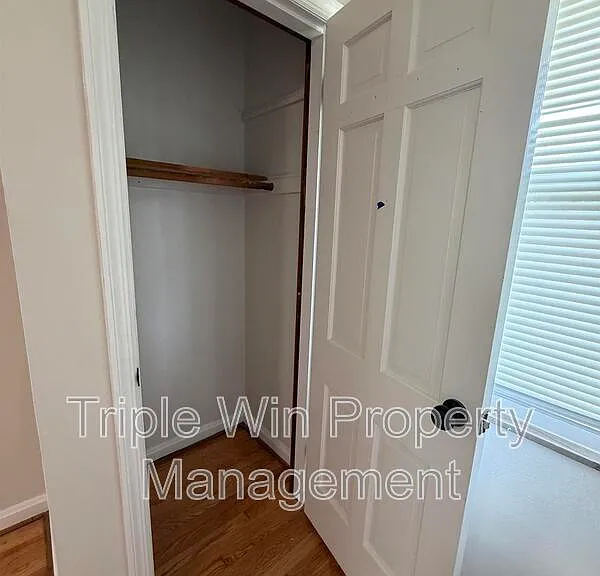 937 Chain Of Rocks Dr — Photo 18
