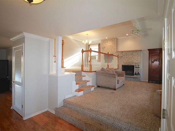 4th image of 6747 Greenbriar Dr