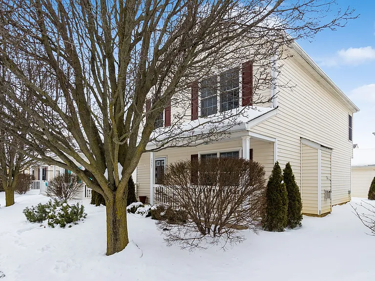 135 Saratoga St — Photo 3