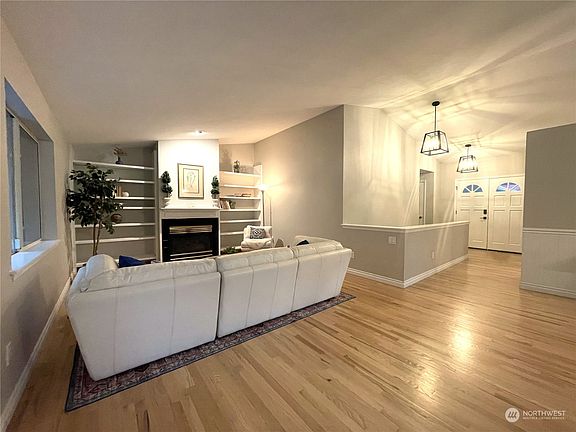 4th image of 5908 43rd Avenue NW