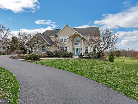 2nd image of 21 Augusta Ln