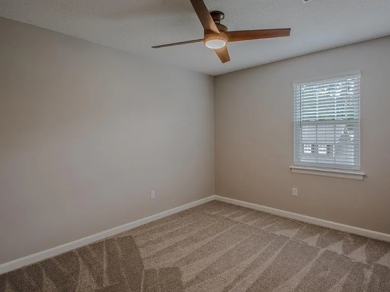 124 Moss Creek Dr — Photo 28
