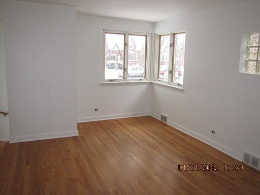 4th image of 3702 S Oak Park Ave