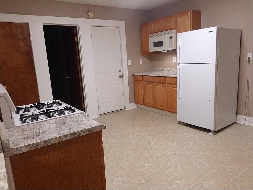 Large eat-in kitchen