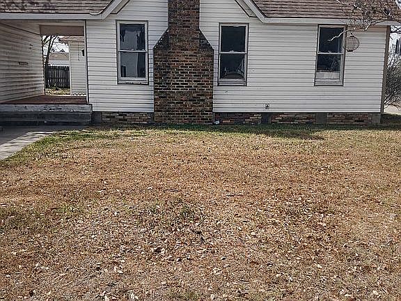 2nd image of 103 W Depot St