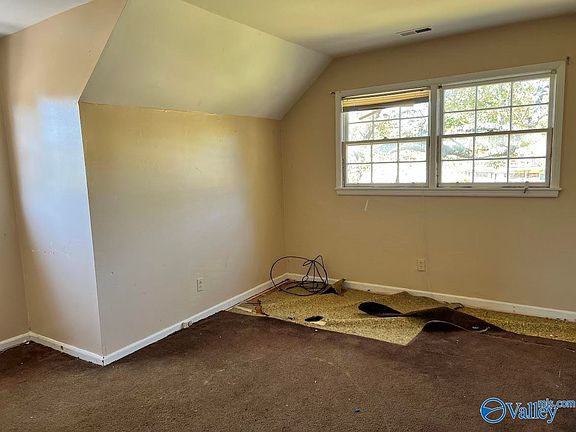 3rd image of 2534 Brookline Dr NW