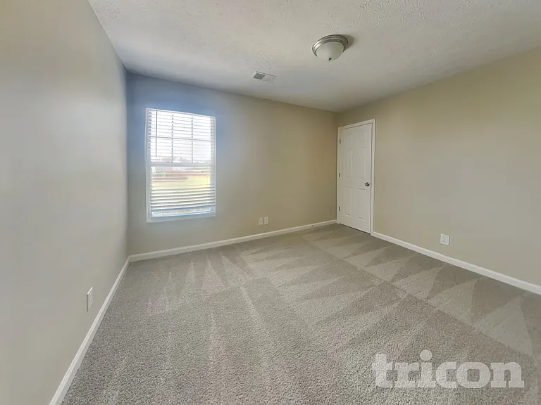 4480 Frost St — Photo 13