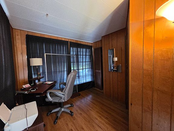 2nd image of 911 Fountainview S