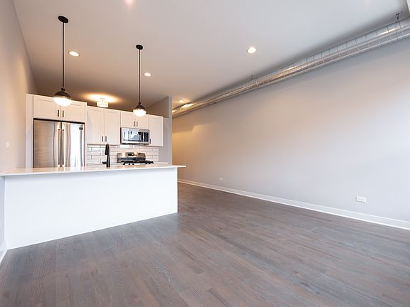 2nd image of 1637 W Chicago Ave APT 203