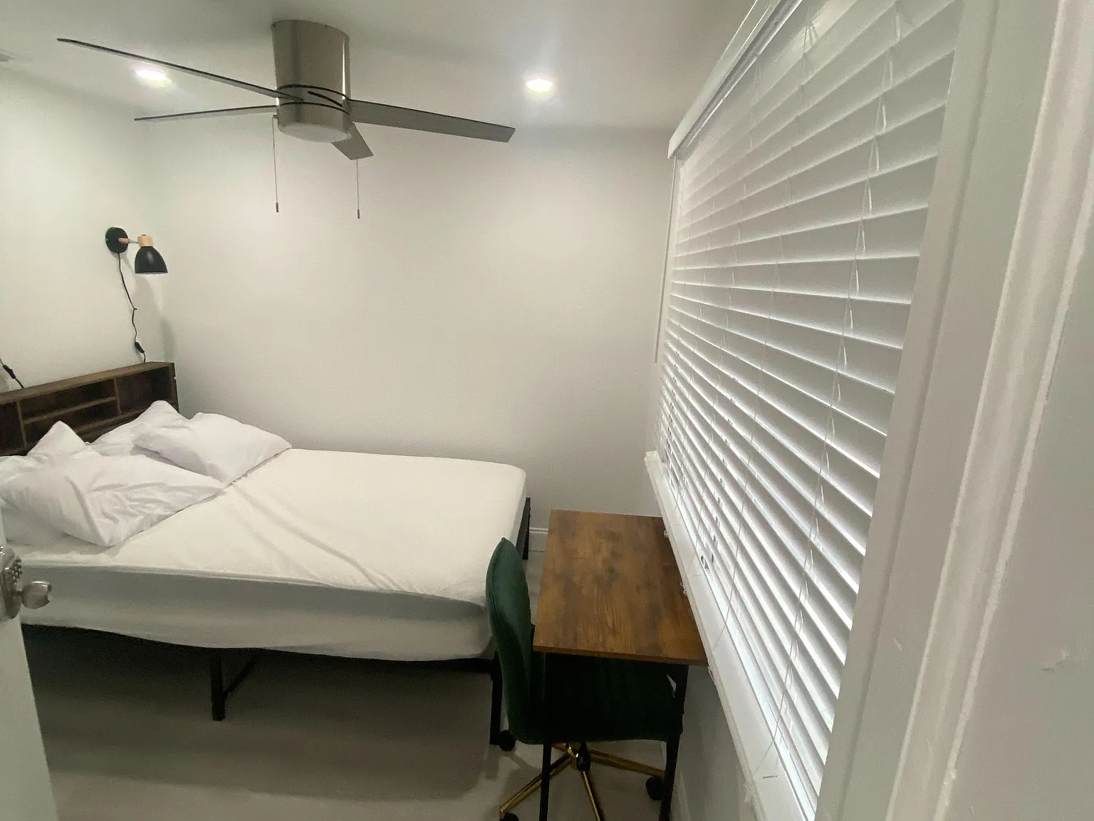 1 bed, 4.0 bath, 2500 sqft, $1,027 — Photo 1