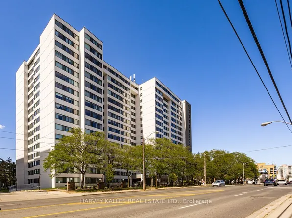 3000 Bathurst St #110, Toronto, ON M6B 3B4