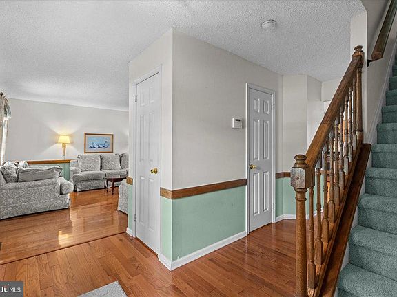 4th image of 61 Olympia Ln
