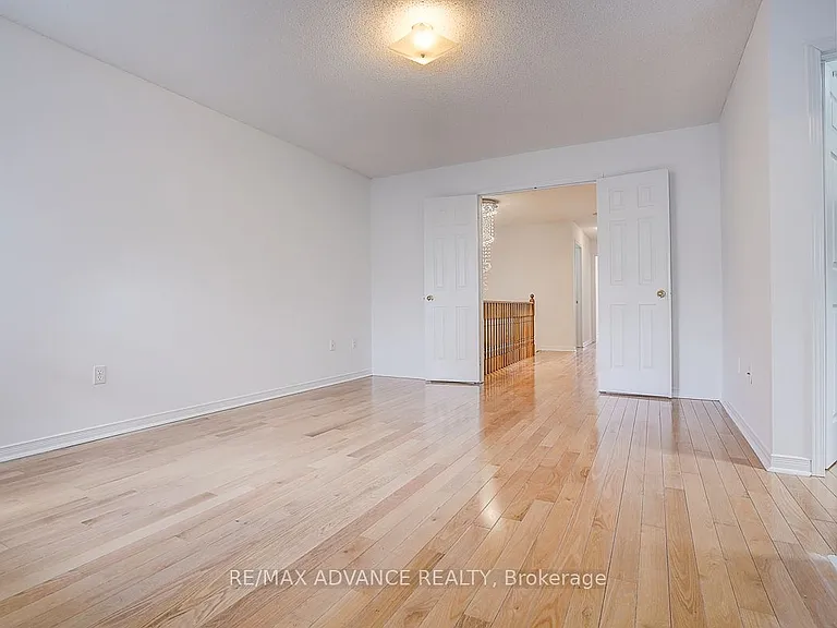 137 Laramie Cres — Photo 21