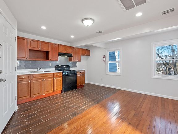 4th image of 346 Sanford Ave Floor 3