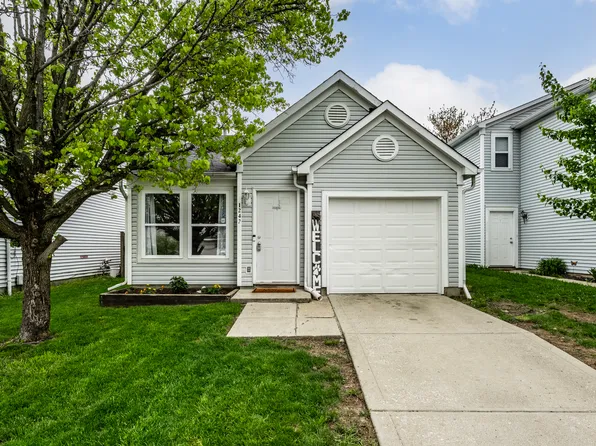 1242 Freemont Ln, Greenwood, IN 46143