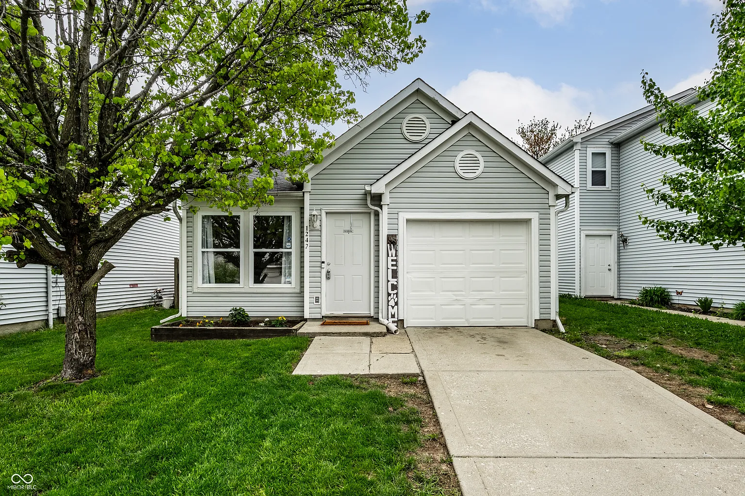 1242 Freemont Ln photo 1