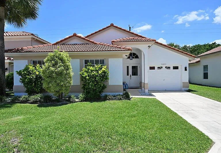 10651 Buttonwood Lake Dr — Photo 1