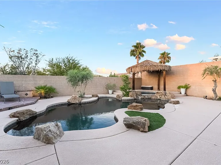 2676 Lochleven Way — Photo 82