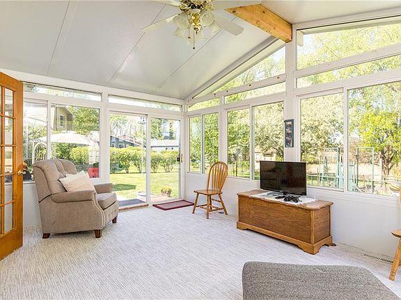 4th image of 3318 Jewel Dr