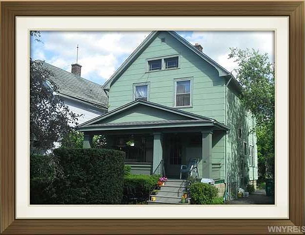 1st image of 11 Montcalm St