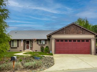 867 N Summerwood St, Roseburg, OR 97471