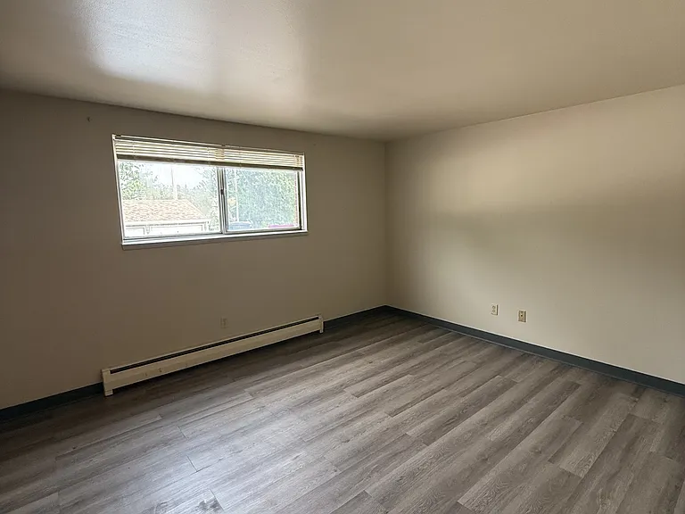 564 S Transit St #4 — Photo 6