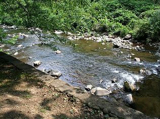 454 Hemlock St, Gatlinburg, TN 37738