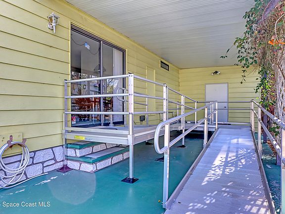3rd image of 4438 Twin Lakes Dr
