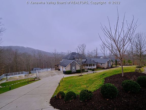 3rd image of 110 Rockcrest Dr