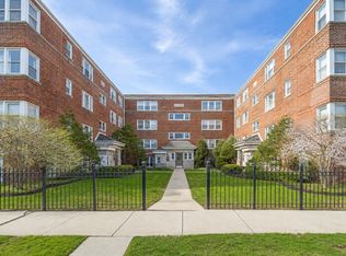2914 W Berwyn Ave #2, Chicago, IL 60625