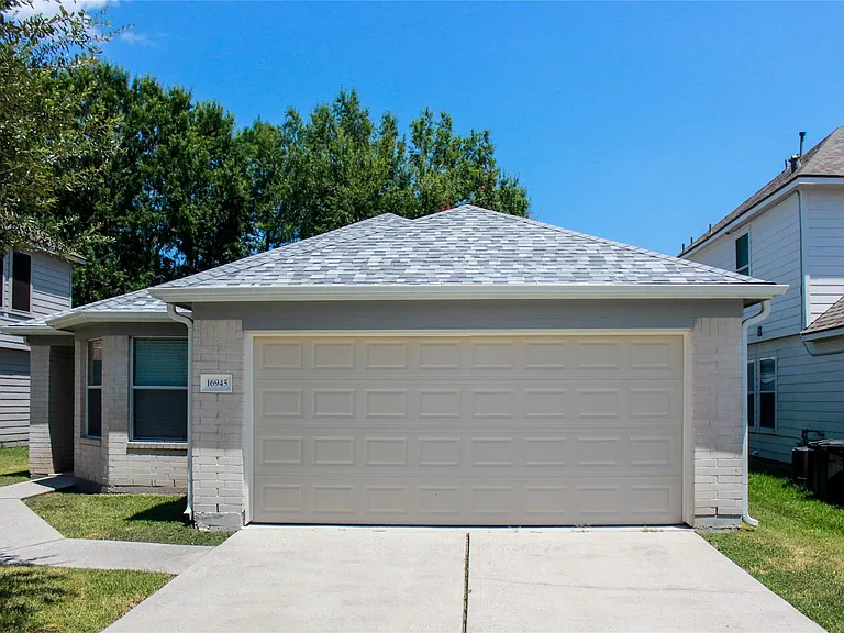 16945 Scenic Knl — Photo 2