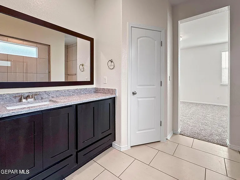 15216 Hunch Ct — Photo 32