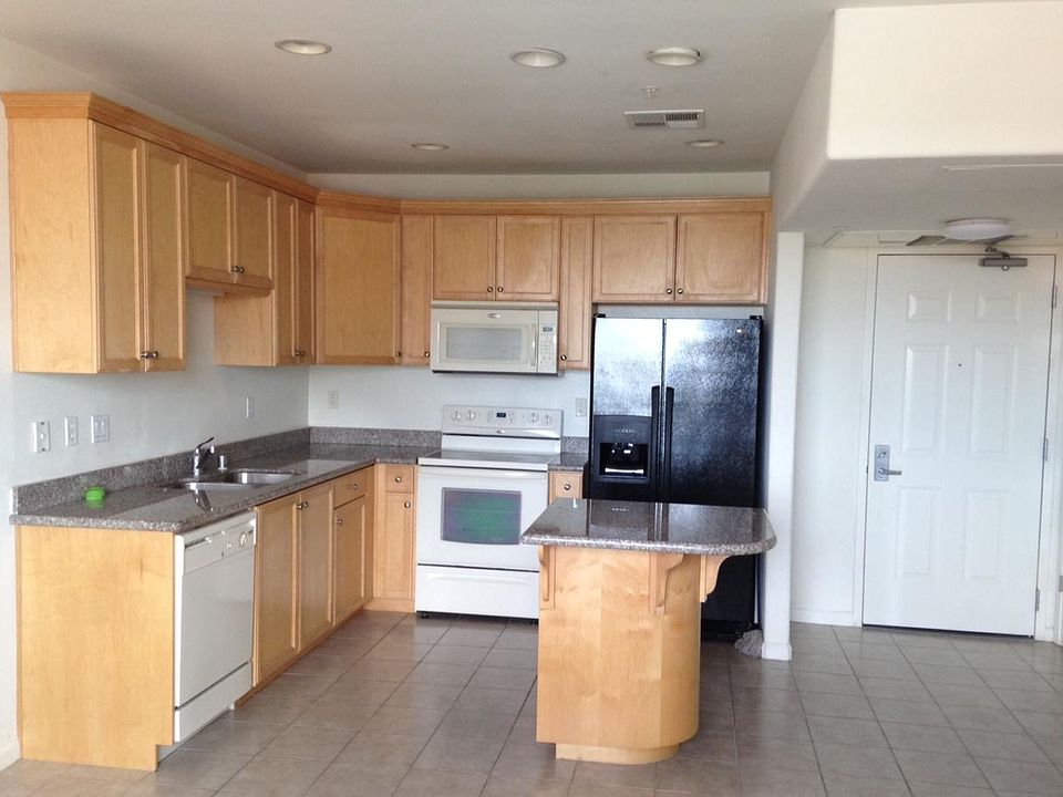 1st image of 88 N Jackson Ave Unit 512
