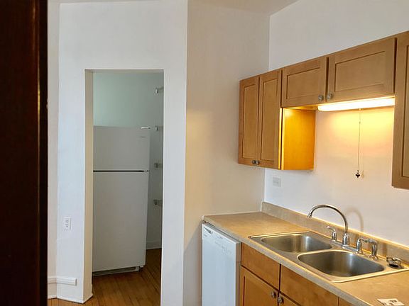 3rd image of 4257 N Lockwood Ave #3N