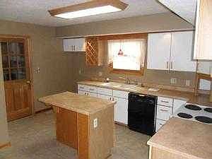 4th image of 203 Monterey Ct