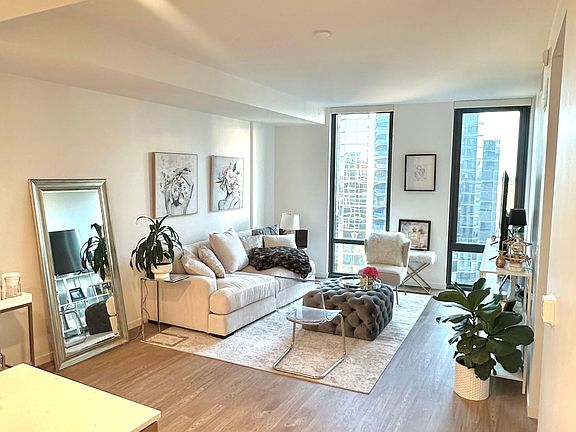 3rd image of 1700 Clarendon Blvd #1111
